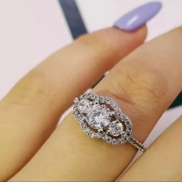 NEW 925 STERLING SILVER DIAMOND ENGAGEMENT RING, BEAUTIFUL RING, SHINY RING. - Picture 1 of 5